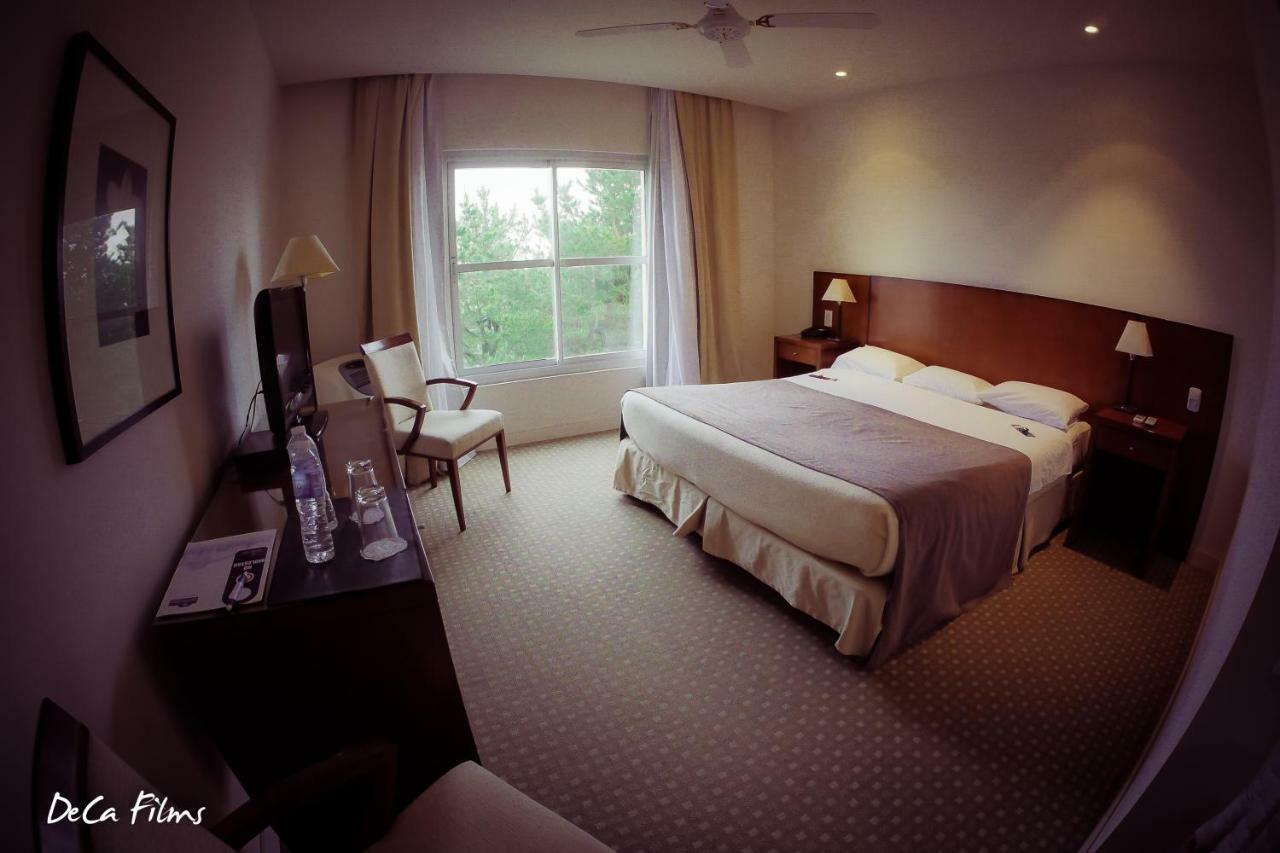 Elegance Hotel Tandil Exterior foto